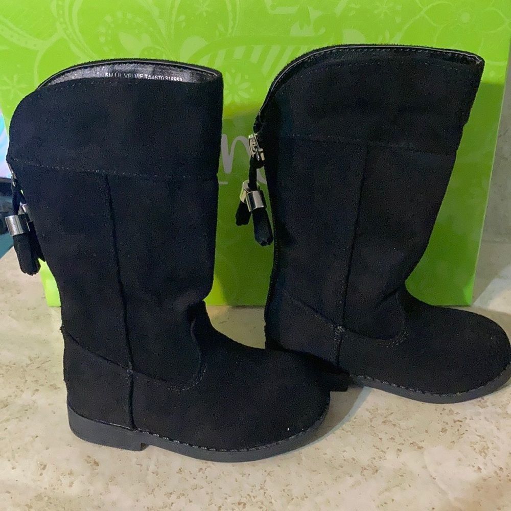 Infant/Toddlers size 5 suede like black boot